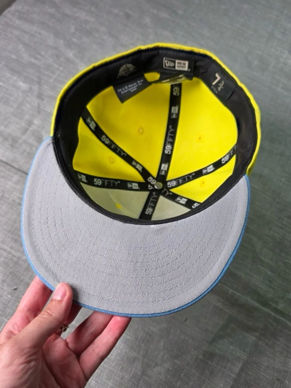 New Era 59FIFTY Looney Tunes Tweety Bird Hat Yellow Blue Fitted Cap 7 3/4 Rare